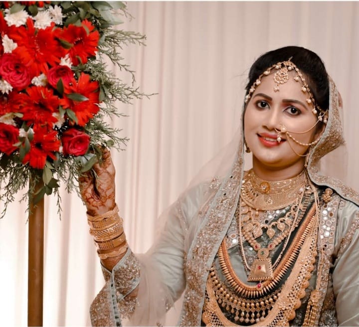 LIKE BEAUTY PARLOUR VALANCHERY
